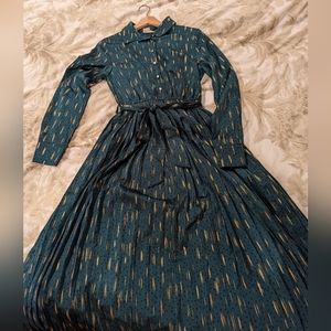 Melloday dark green long sleeve maxi dress with pleated skirt size S